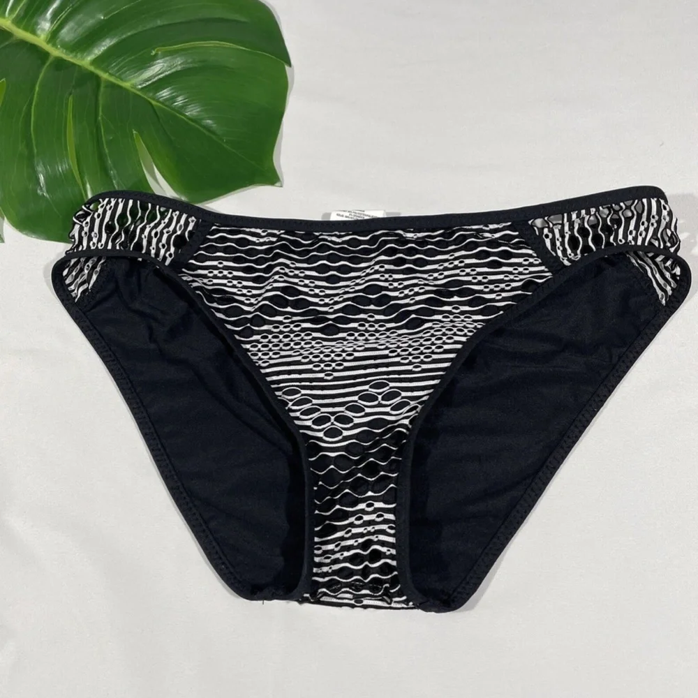 NEW Becca‎ [ Medium ] Reveal Hipster Bikini Bottoms in Black/White